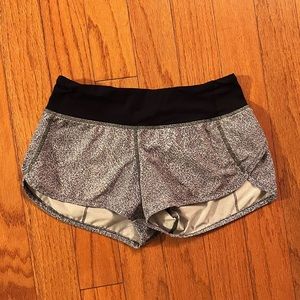 gray lululemon speed up shorts 2.5'
